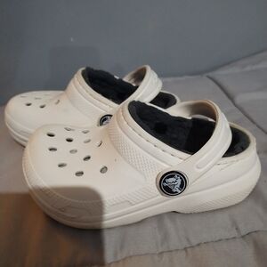 CROCS Kids White Clog with Black Fleece Lining